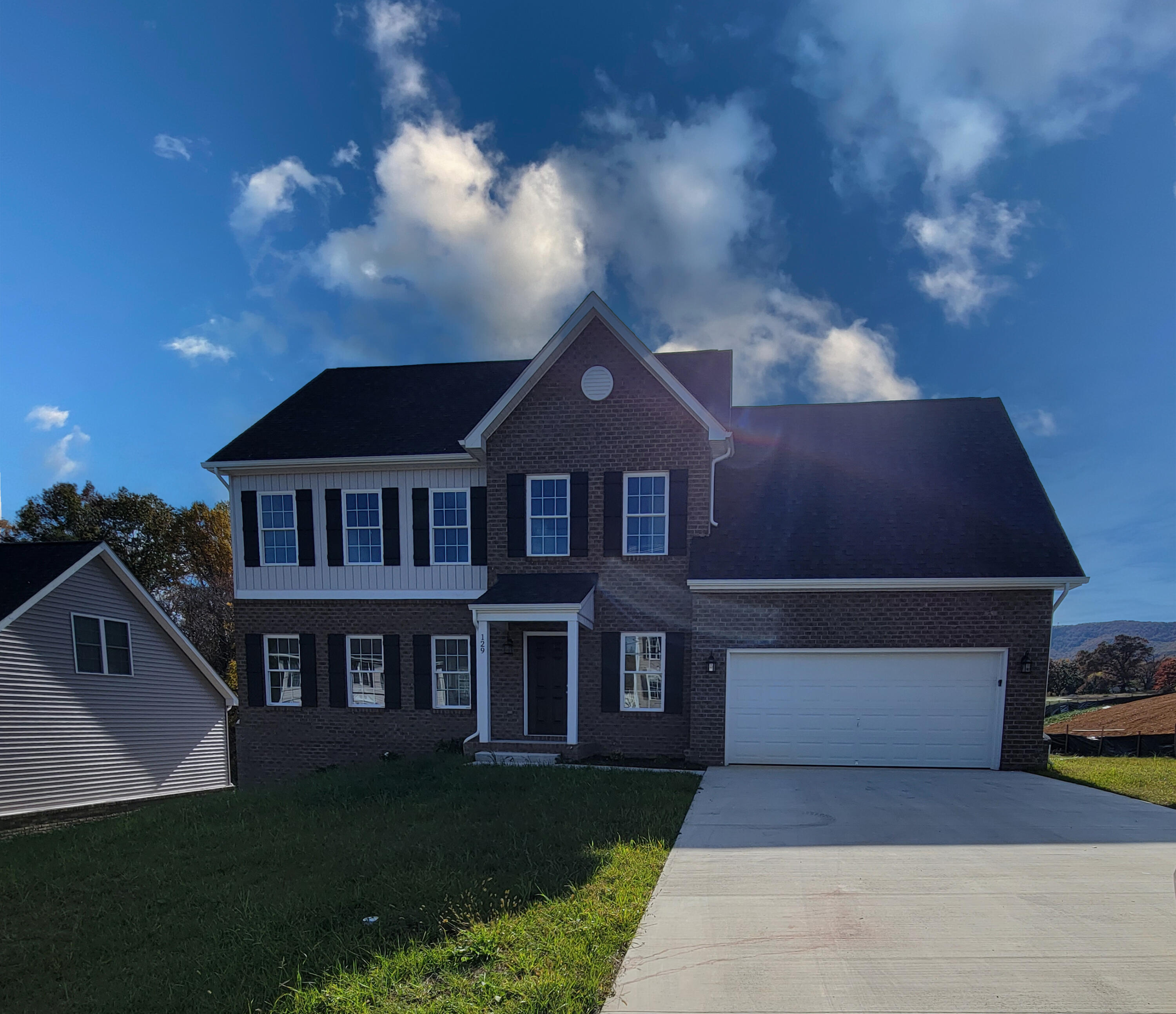 129 Diamond Road Salem, VA 24153 - Photo 1 of 5 1 - SF2-94 Front Elevation
