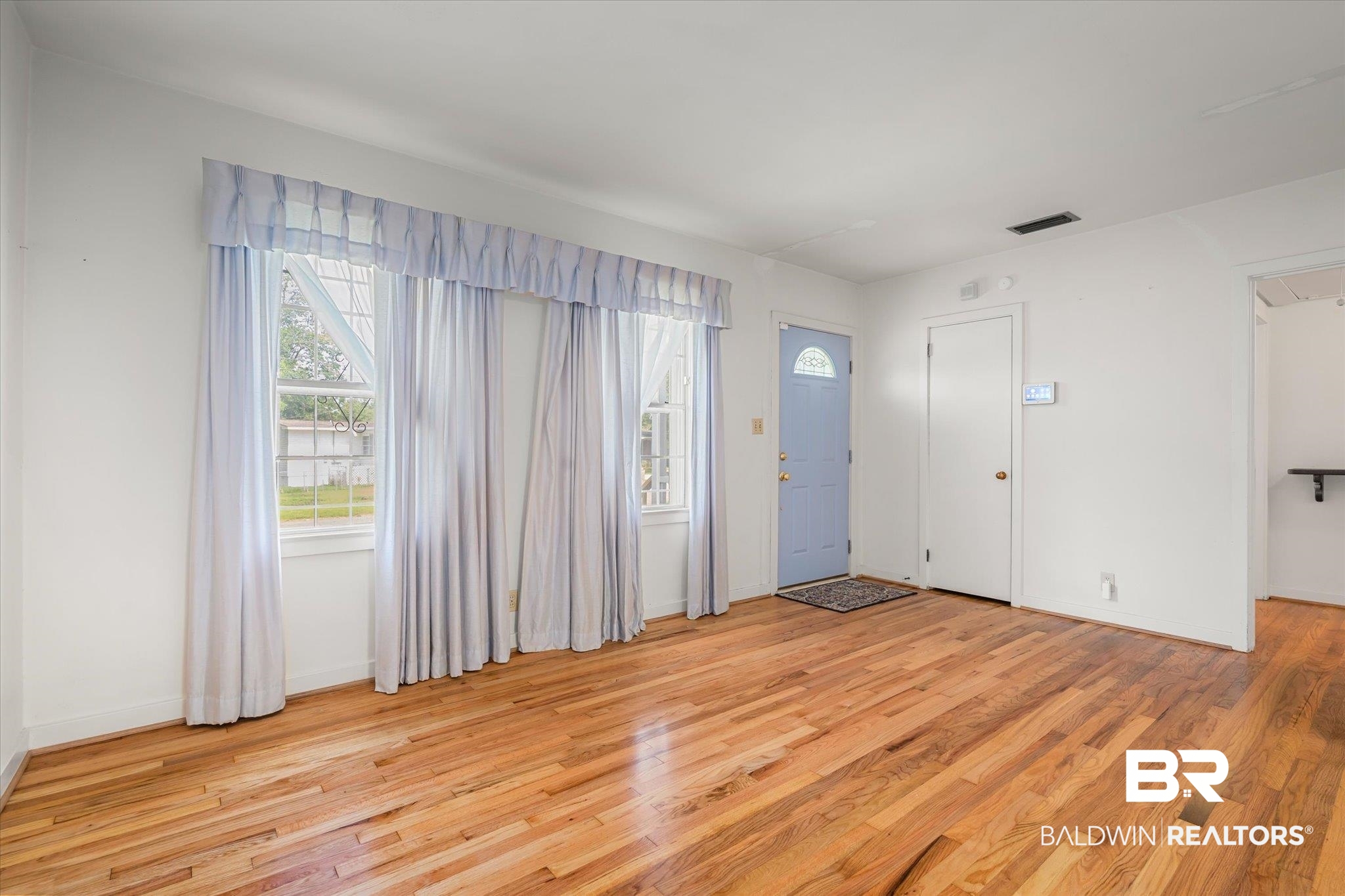 104 Paris Avenue Mobile, AL 36606 - Photo 2 of 20