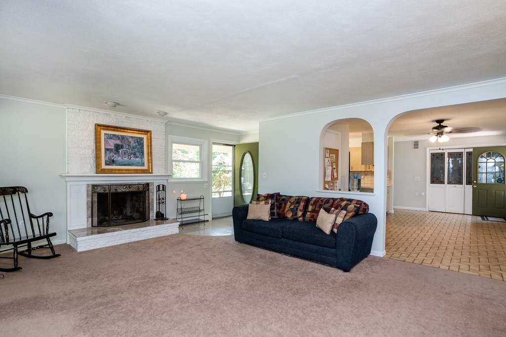 40 W Road Longmeadow, MA 01106 - Photo 16 of 42 Gallery Image 16