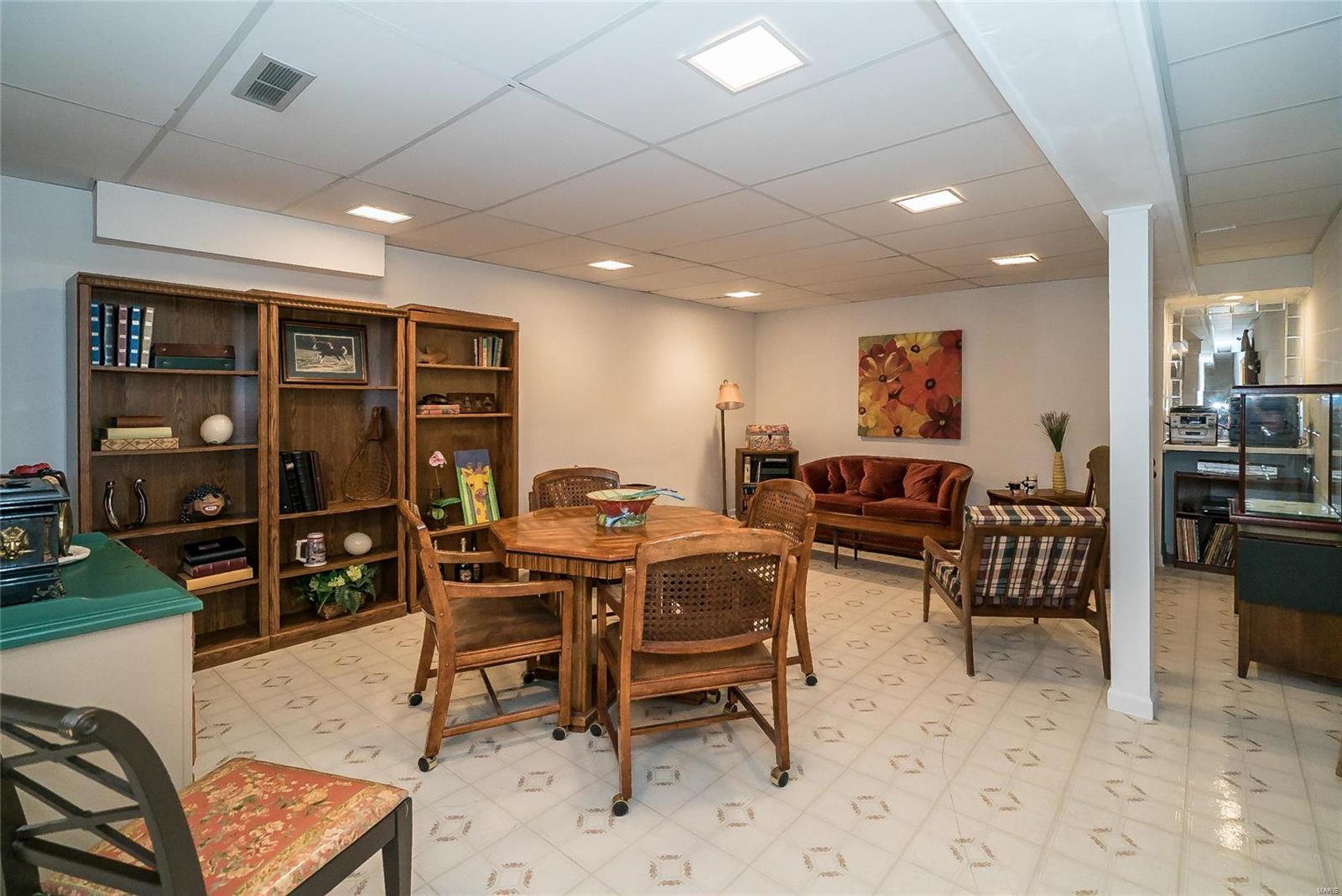 567 Spring Glen Drive Ballwin, MO 63021 - Photo 25 of 41 Gallery Image 25