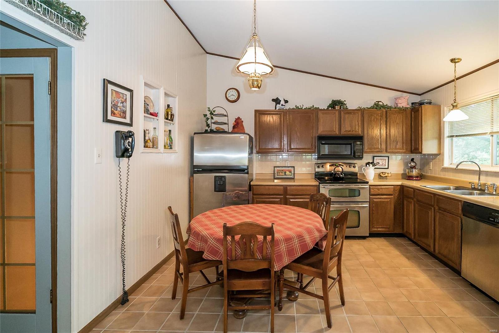 567 Spring Glen Drive Ballwin, MO 63021 - Photo 9 of 41 Gallery Image 9