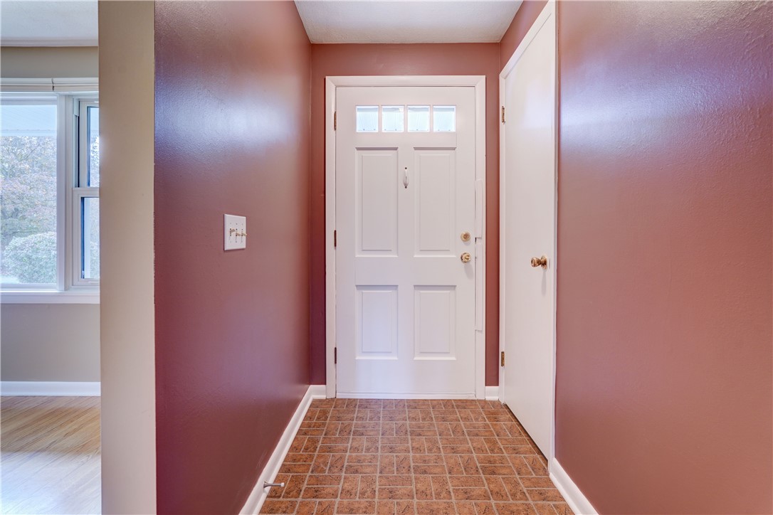 41 Sandle Drive Perinton, NY 14450 - Photo 3 of 45