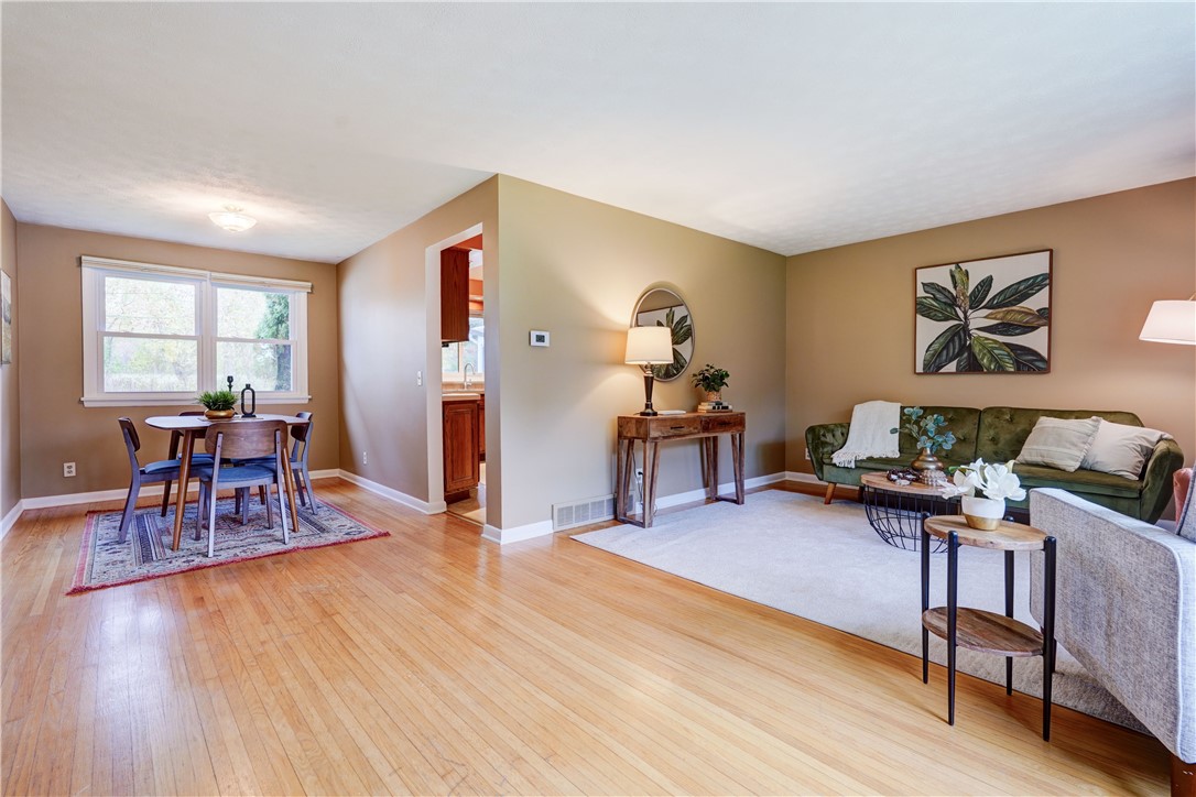 41 Sandle Drive Perinton, NY 14450 - Photo 4 of 45