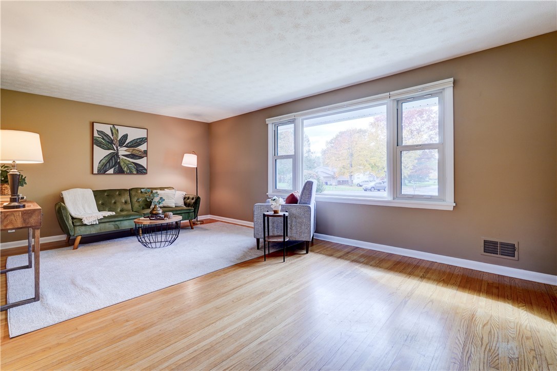 41 Sandle Drive Perinton, NY 14450 - Photo 5 of 45