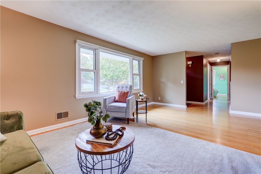 41 Sandle Drive Perinton, NY 14450 - Photo 7 of 45