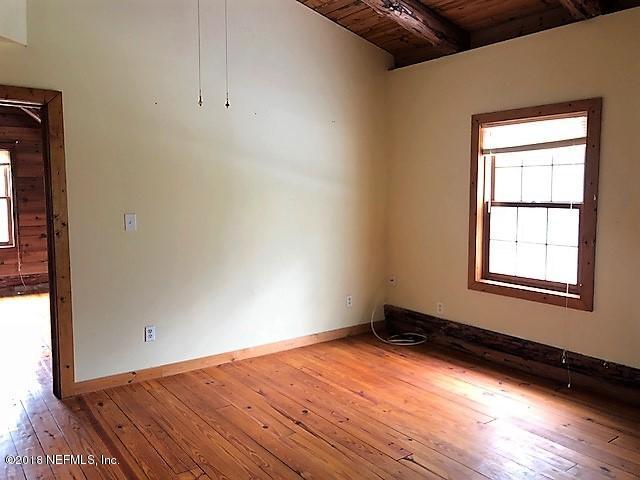 6747 Southwest 95 Street Hampton, FL 32044 - Photo 14 of 17 Upstairs Loft