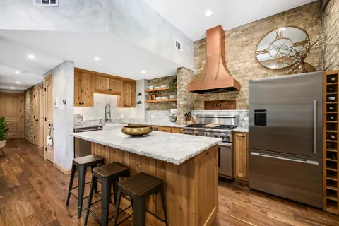 $400,000 | 540 West Belden Avenue, Unit 1C, Chicago, IL 60614