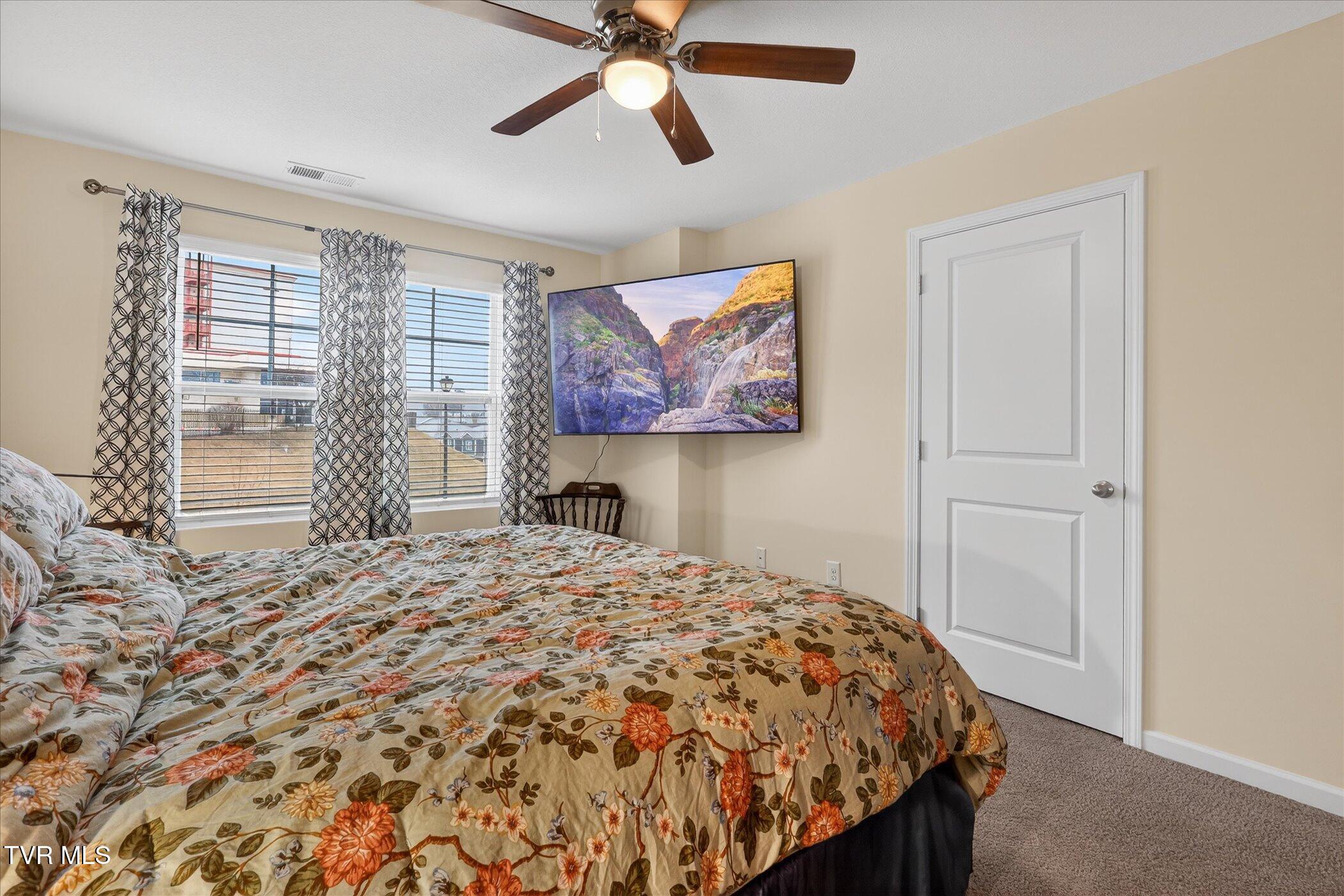 115 Raceday Center Drive, Unit F3 Bristol, TN 37618 - Photo 15 of 32 15-115-Raceday-Center-Drive-F-3-WindowSt
