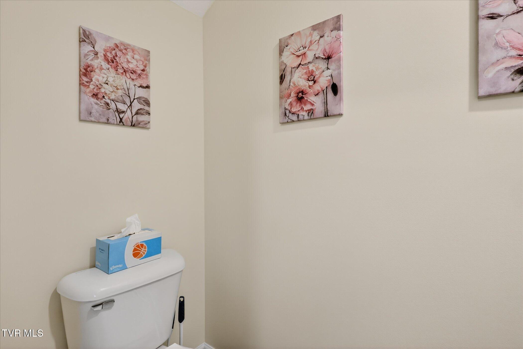 115 Raceday Center Drive, Unit F3 Bristol, TN 37618 - Photo 18 of 32 18-115-Raceday-Center-Drive-F-3-WindowSt