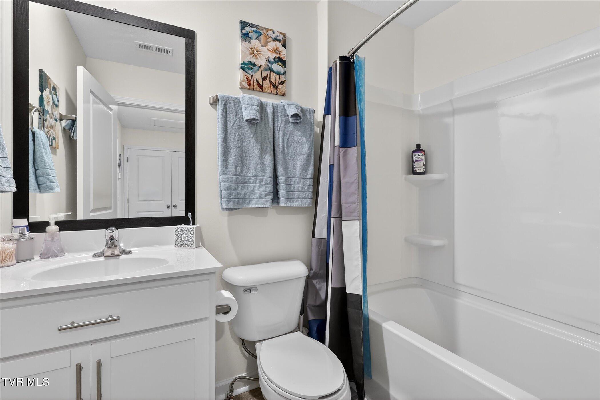 115 Raceday Center Drive, Unit F3 Bristol, TN 37618 - Photo 28 of 32 28-115-Raceday-Center-Drive-F-3-WindowSt