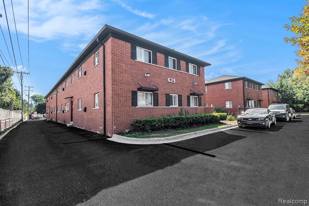 629 West Maple Road, Unit 6 Clawson, MI 48017 - Photo 1 of 13