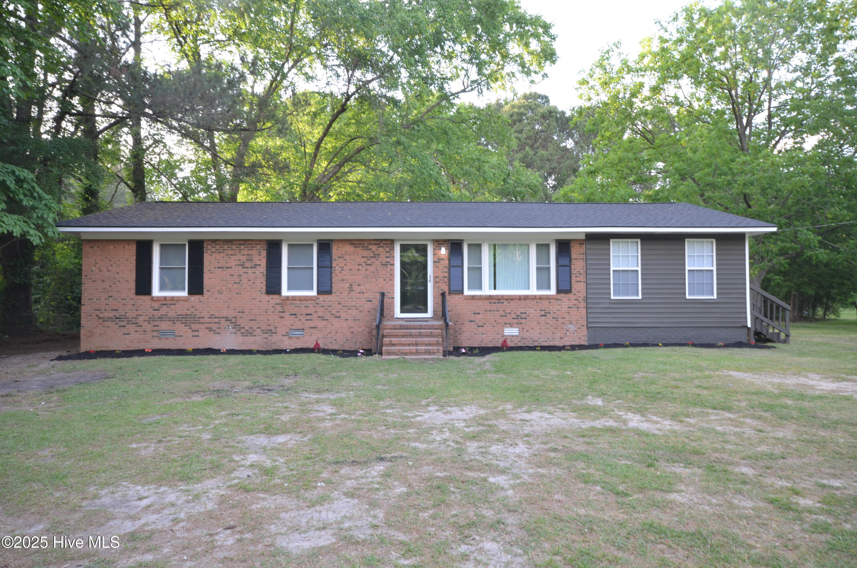 508 Kelly Springs Road Mount Olive, NC 28365 - Photo 1 of 25 DSC_0086
