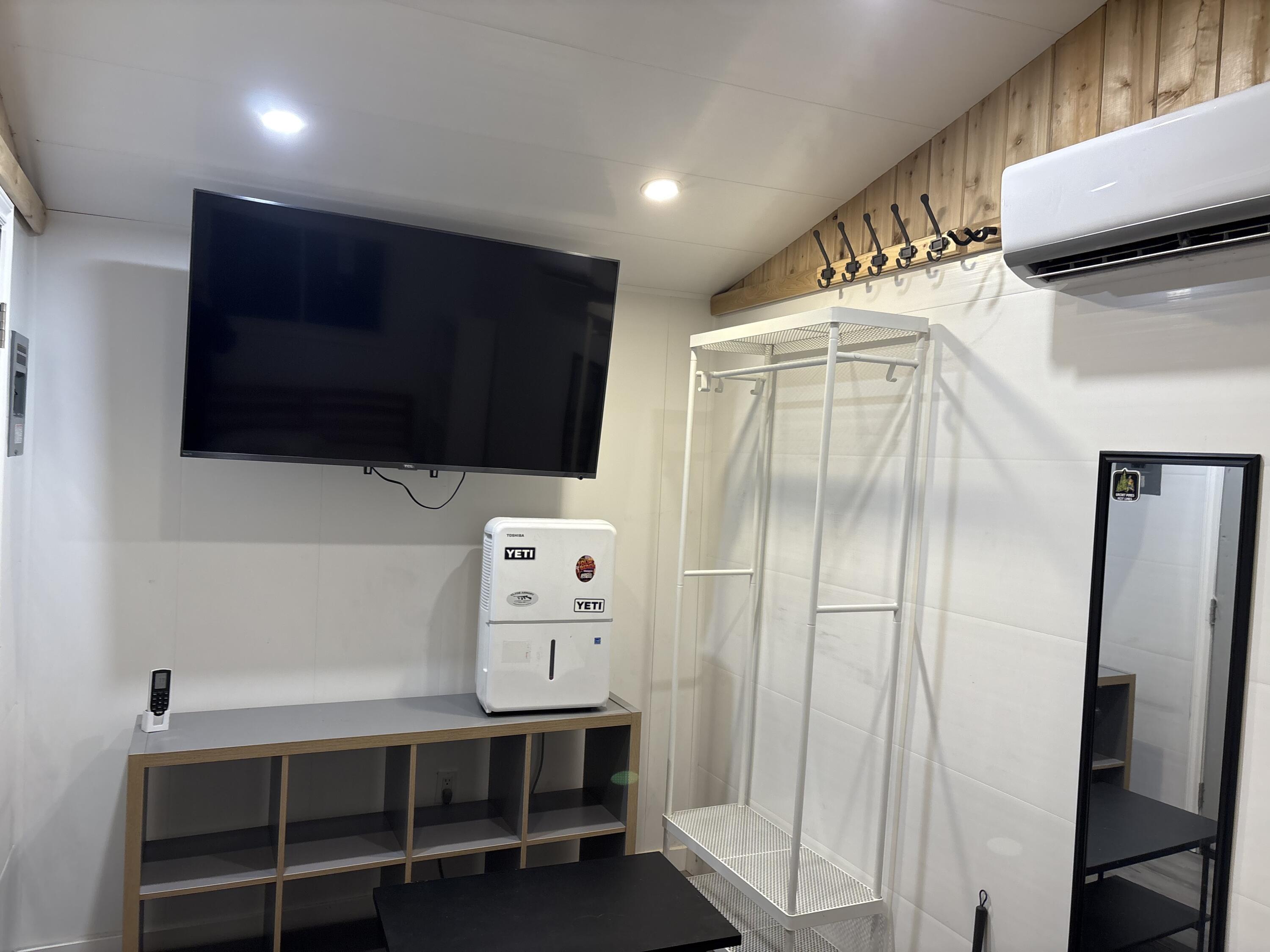 1816 Northeast 49th Street Pompano Beach, FL 33064 - Photo 11 of 11 custom trailer