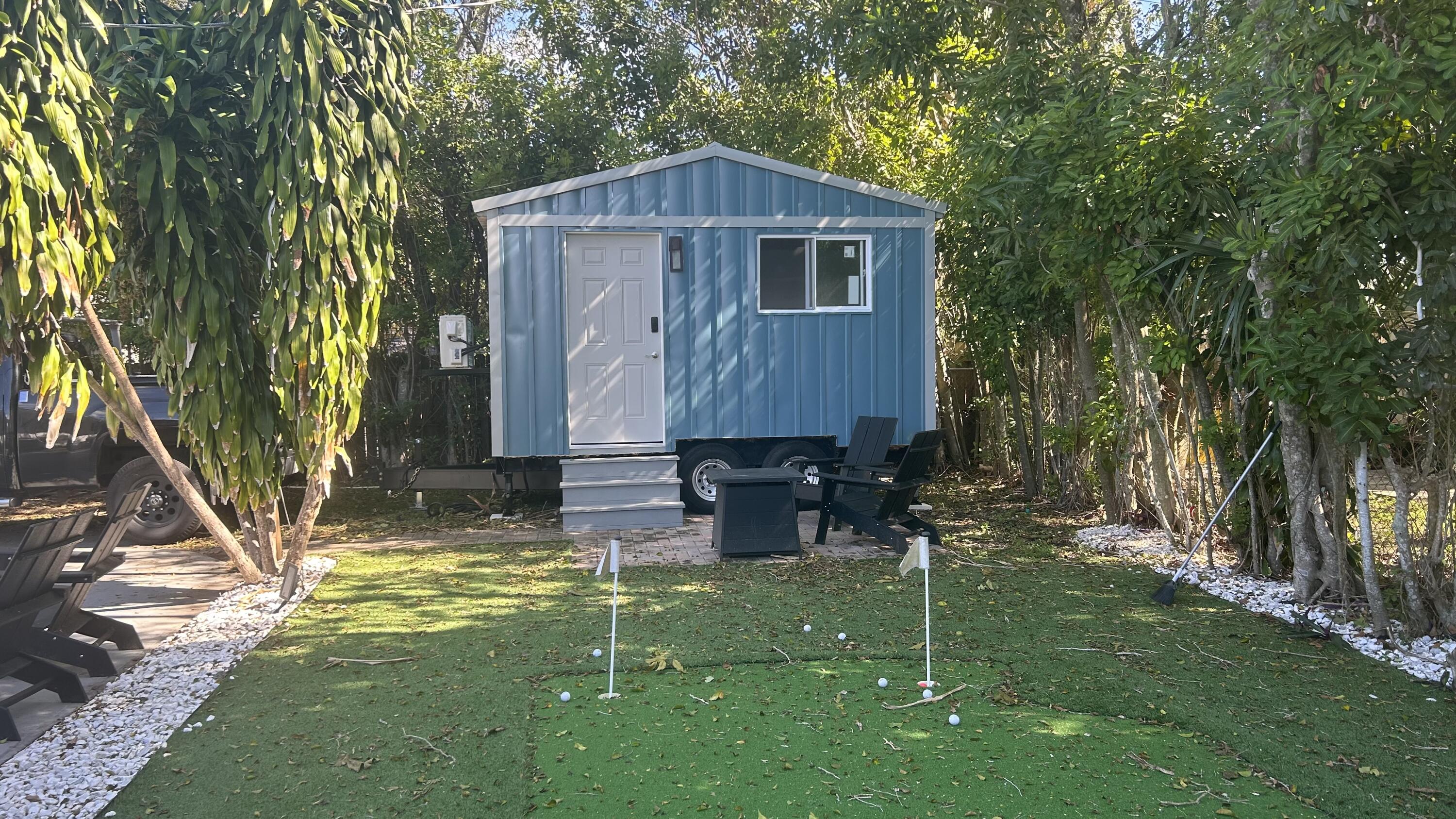 1816 Northeast 49th Street Pompano Beach, FL 33064 - Photo 9 of 11 custom trailer