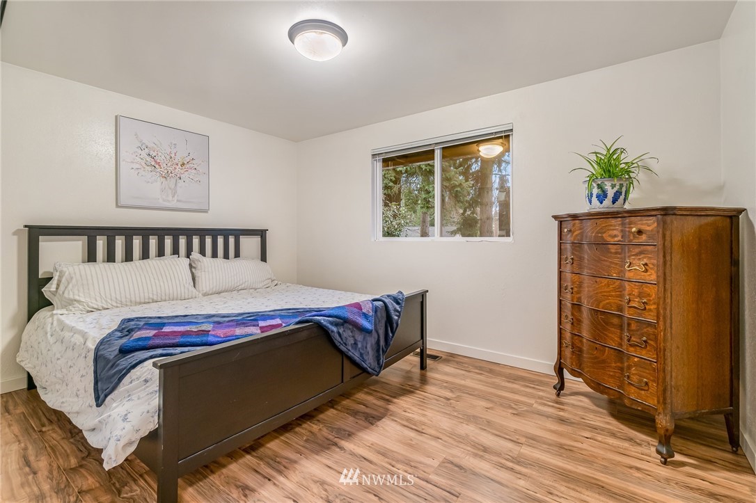 605 216th Street Southwest Bothell, WA 98021 - Photo 14 of 28