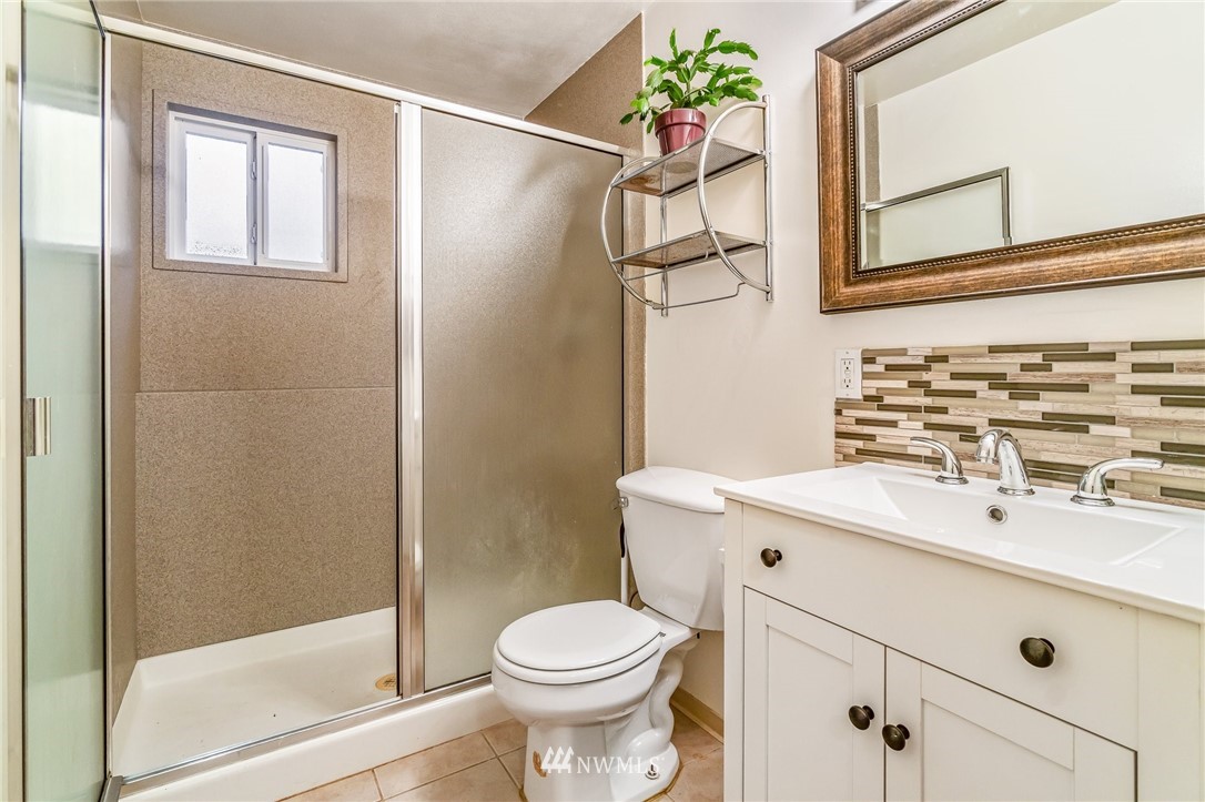 605 216th Street Southwest Bothell, WA 98021 - Photo 22 of 28