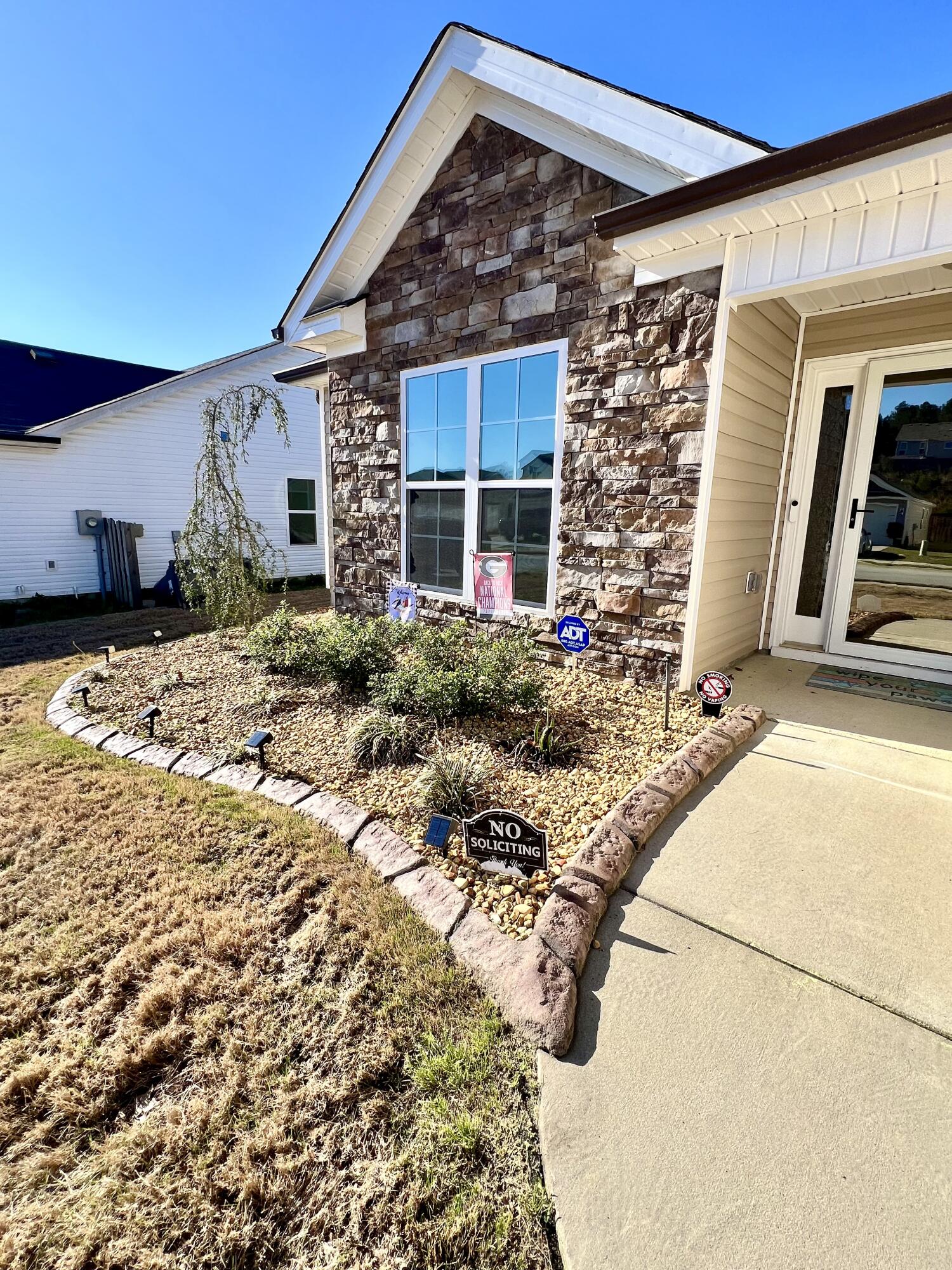 725 Fordham Road Grovetown, GA 30813 - Photo 2 of 42 Landscaped flowerbed