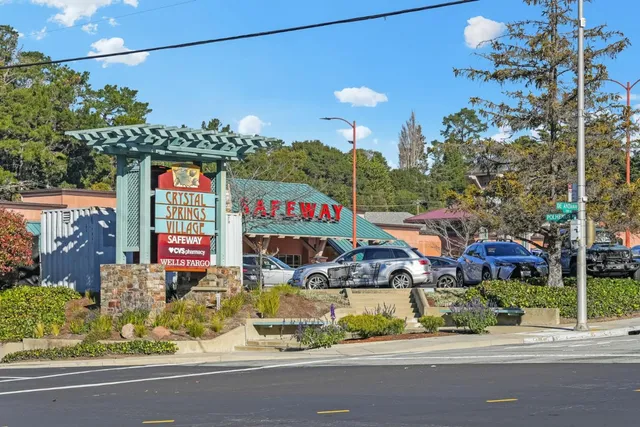 a car parked in front of a building