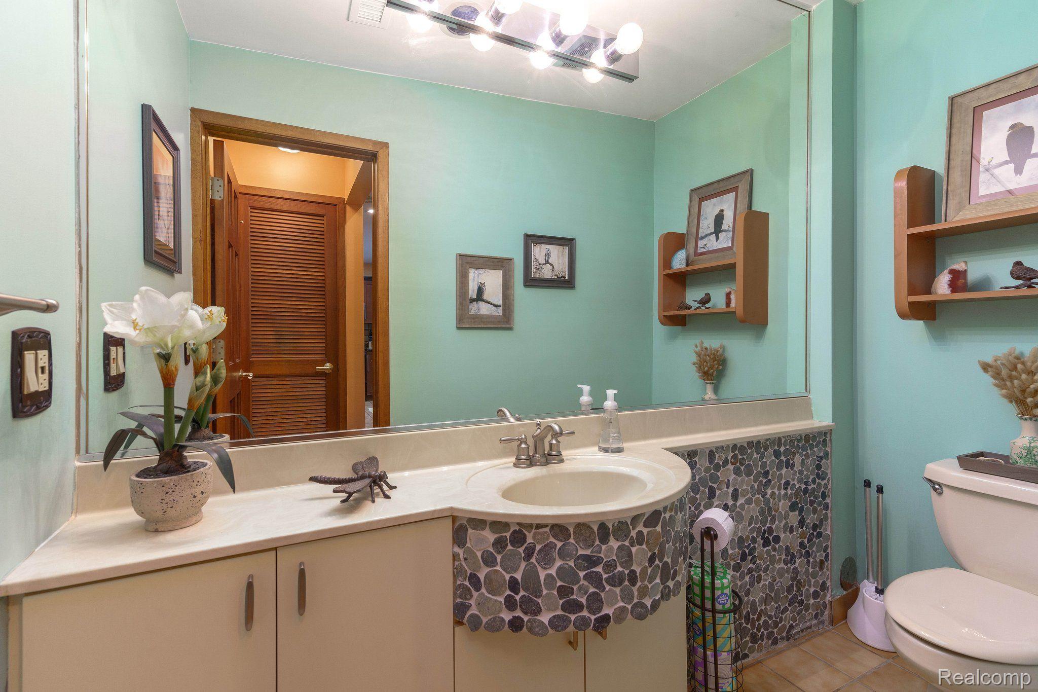 1375 Dutton Road Rochester, MI 48306 - Photo 34 of 55 Gallery Image 34