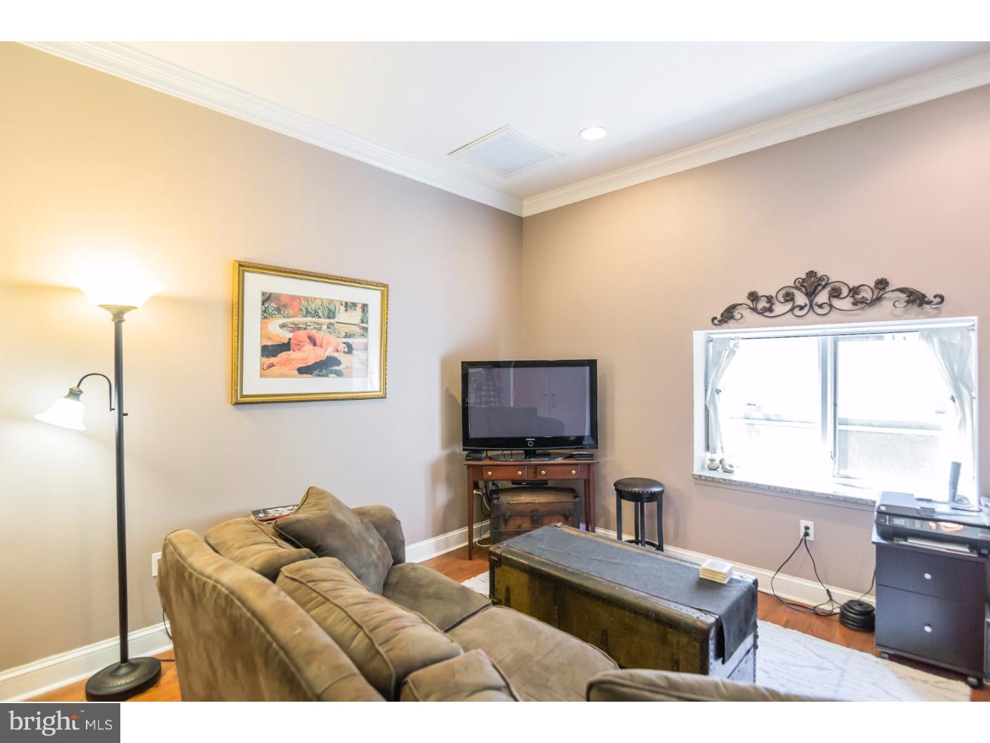 415 South 19th Street, Unit 3F Philadelphia, PA 19146 - Photo 5 of 15 Living Room
