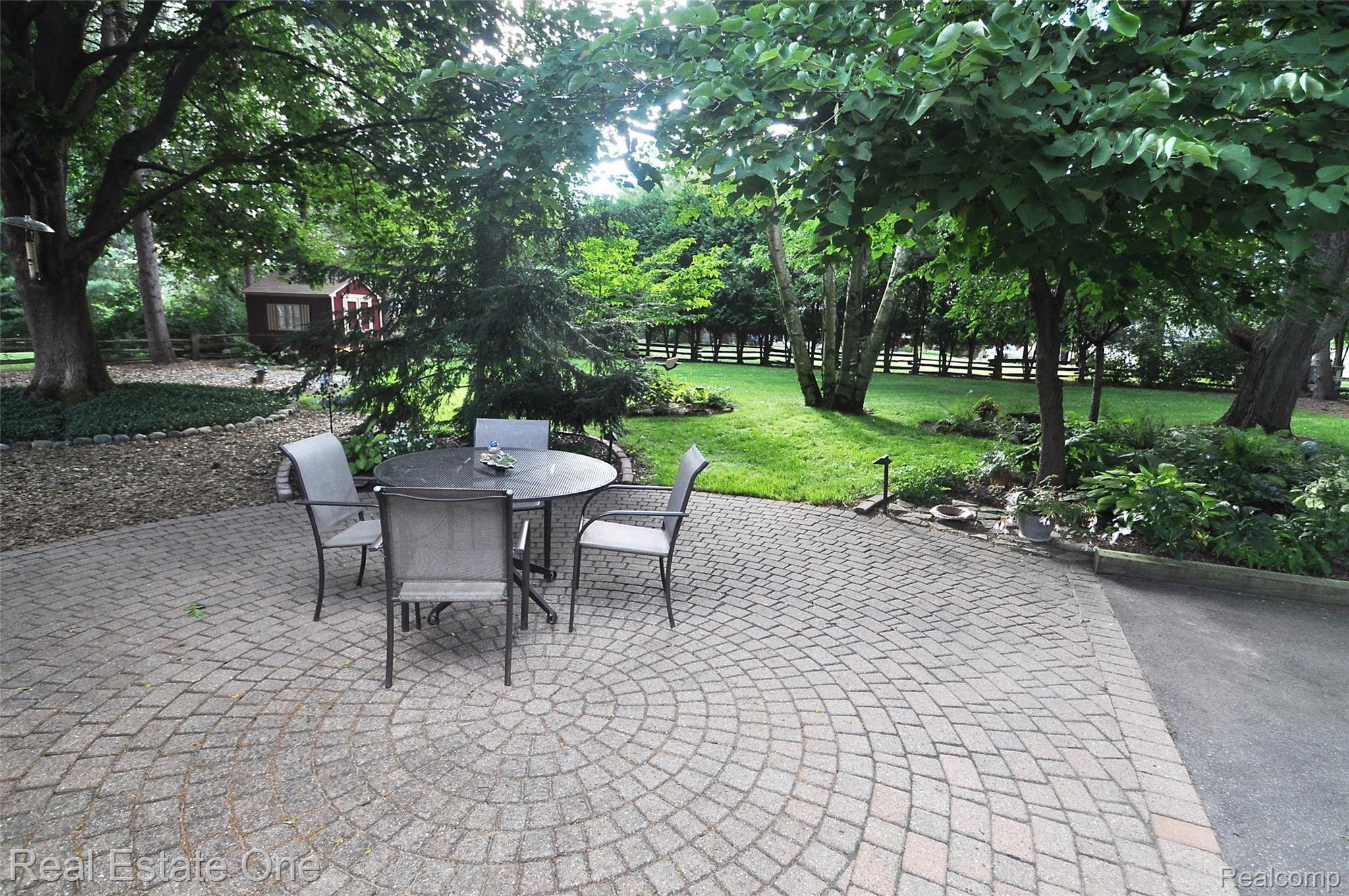 807 Ironstone Drive Rochester, MI 48309 - Photo 29 of 38 34.JPG