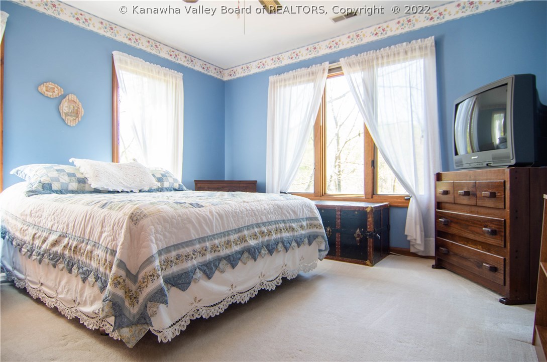 1589 Hampton Road Charleston, WV 25314 - Photo 21 of 29 Gallery Image 21