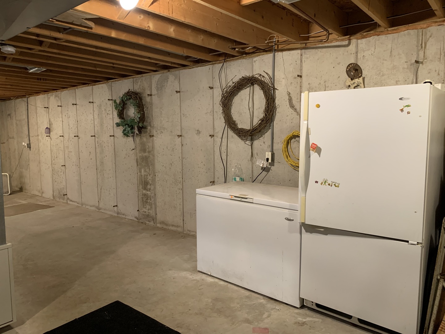 9245 West 2000 S Road Bonfield, IL 60913 - Photo 14 of 27 a utility room with dryer and washer