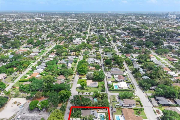 $769,000 | 2704 Cleveland Street, Hollywood, FL 33020