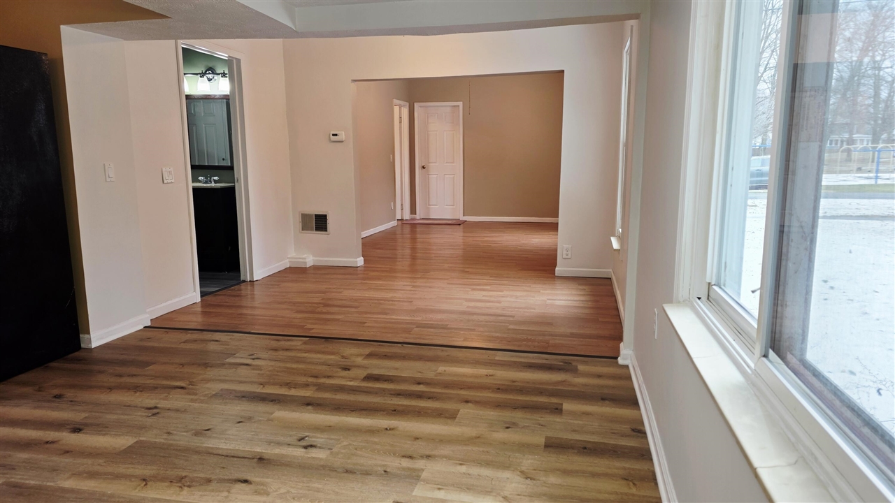 321 South 4th Street Edmore, MI 48829 - Photo 11 of 28