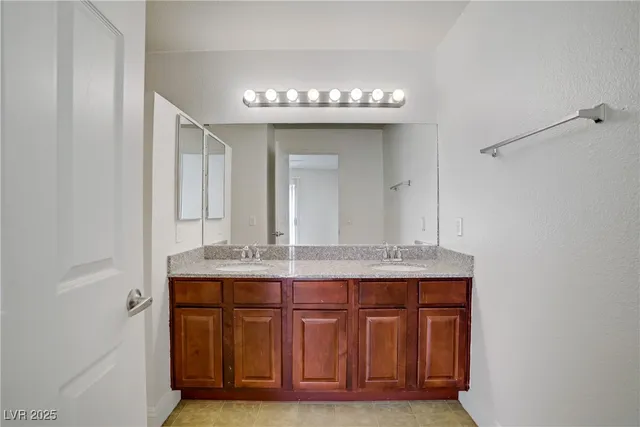 $194,000 | 2801 North Rainbow Boulevard, Unit 273, Las Vegas, NV 89108