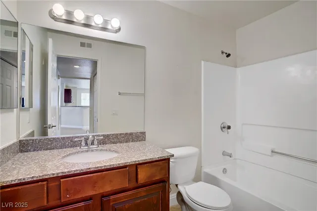 $194,000 | 2801 North Rainbow Boulevard, Unit 273, Las Vegas, NV 89108