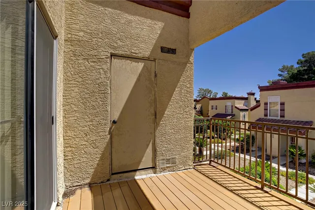$194,000 | 2801 North Rainbow Boulevard, Unit 273, Las Vegas, NV 89108