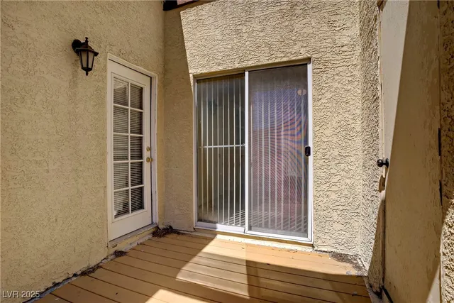 $194,000 | 2801 North Rainbow Boulevard, Unit 273, Las Vegas, NV 89108