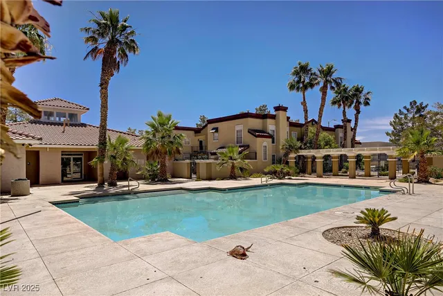 $194,000 | 2801 North Rainbow Boulevard, Unit 273, Las Vegas, NV 89108