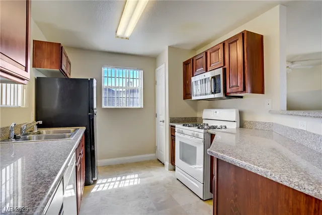 $194,000 | 2801 North Rainbow Boulevard, Unit 273, Las Vegas, NV 89108