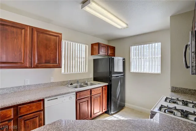 $194,000 | 2801 North Rainbow Boulevard, Unit 273, Las Vegas, NV 89108