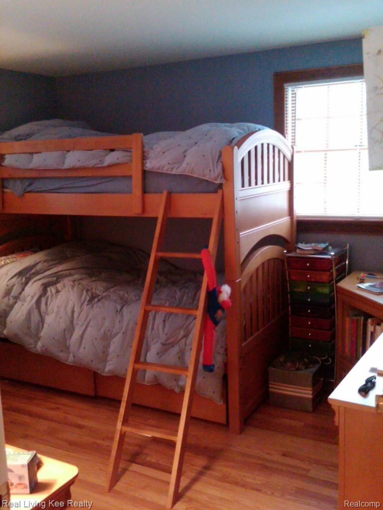 393 Broadleaf Drive Rochester, MI 48306 - Photo 12 of 14 Bedroom.jpg