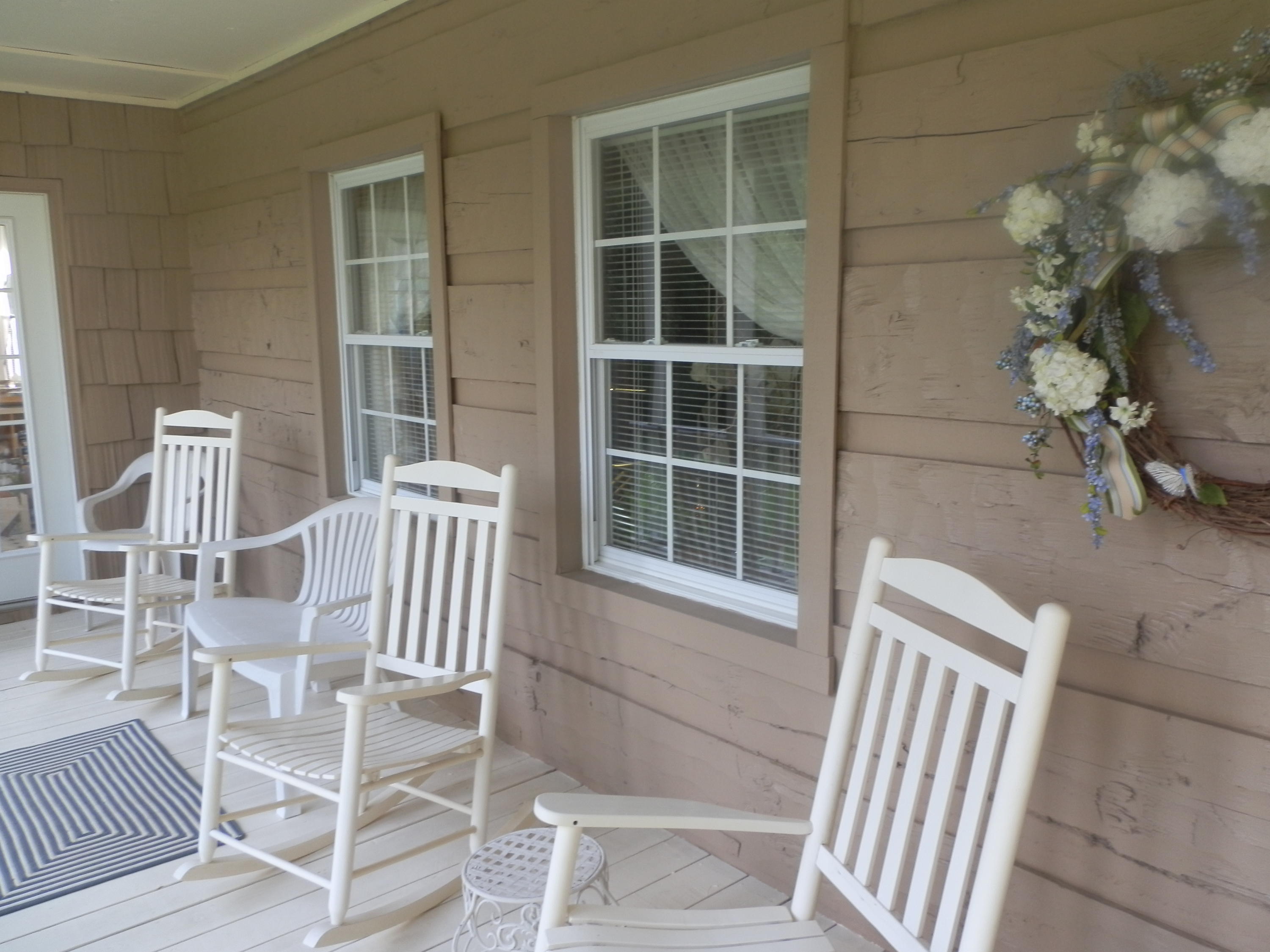 537 Pine Ridge Road Clinton, TN 37716 - Photo 3 of 33 Relaxing Front Porch