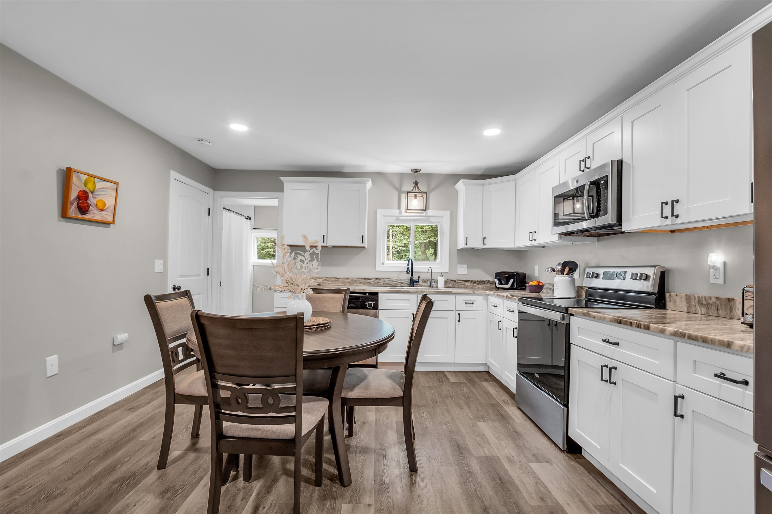 401 Borough Road Pembroke, NH 03275 - Photo 5 of 40 Gallery Image 5