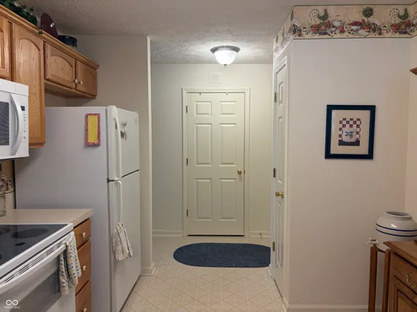 $234,900 | 166 Lake View Court, Avon, IN 46123