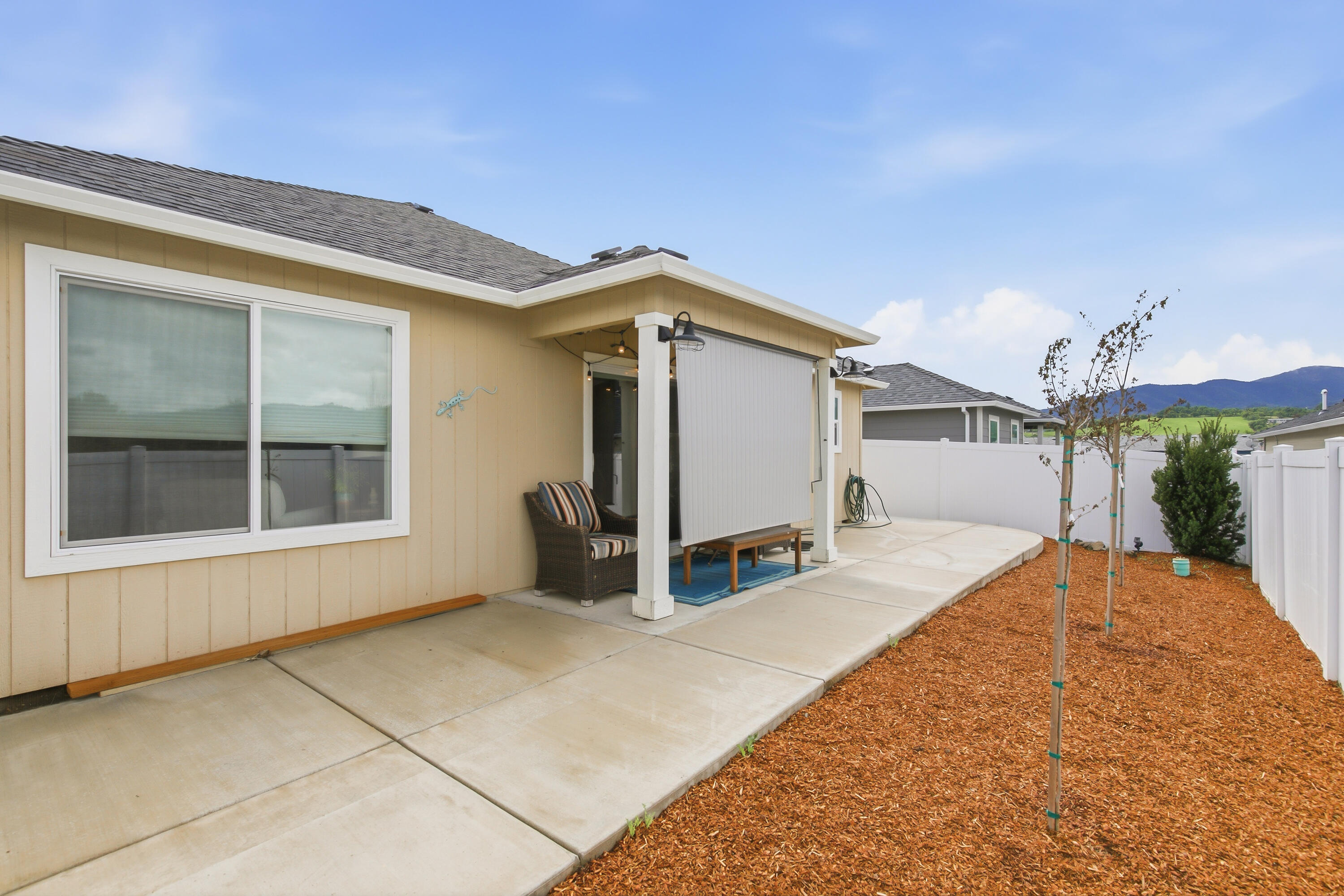 1922 Modena Lane Medford, OR 97501 - Photo 21 of 24
