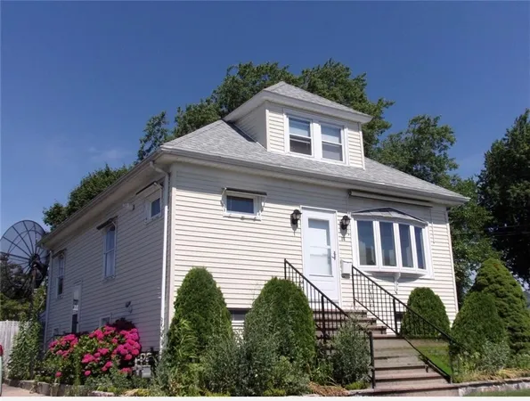 $1,450 | 87 Bentley Street, Unit 2, East Providence, RI 02914