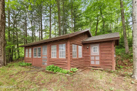 $675,000 | 172 Blythewood Drive, Pittsfield, MA 01201