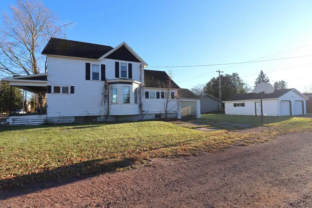 $44,400 | 1201 9th Avenue West, Ashland, WI 54806