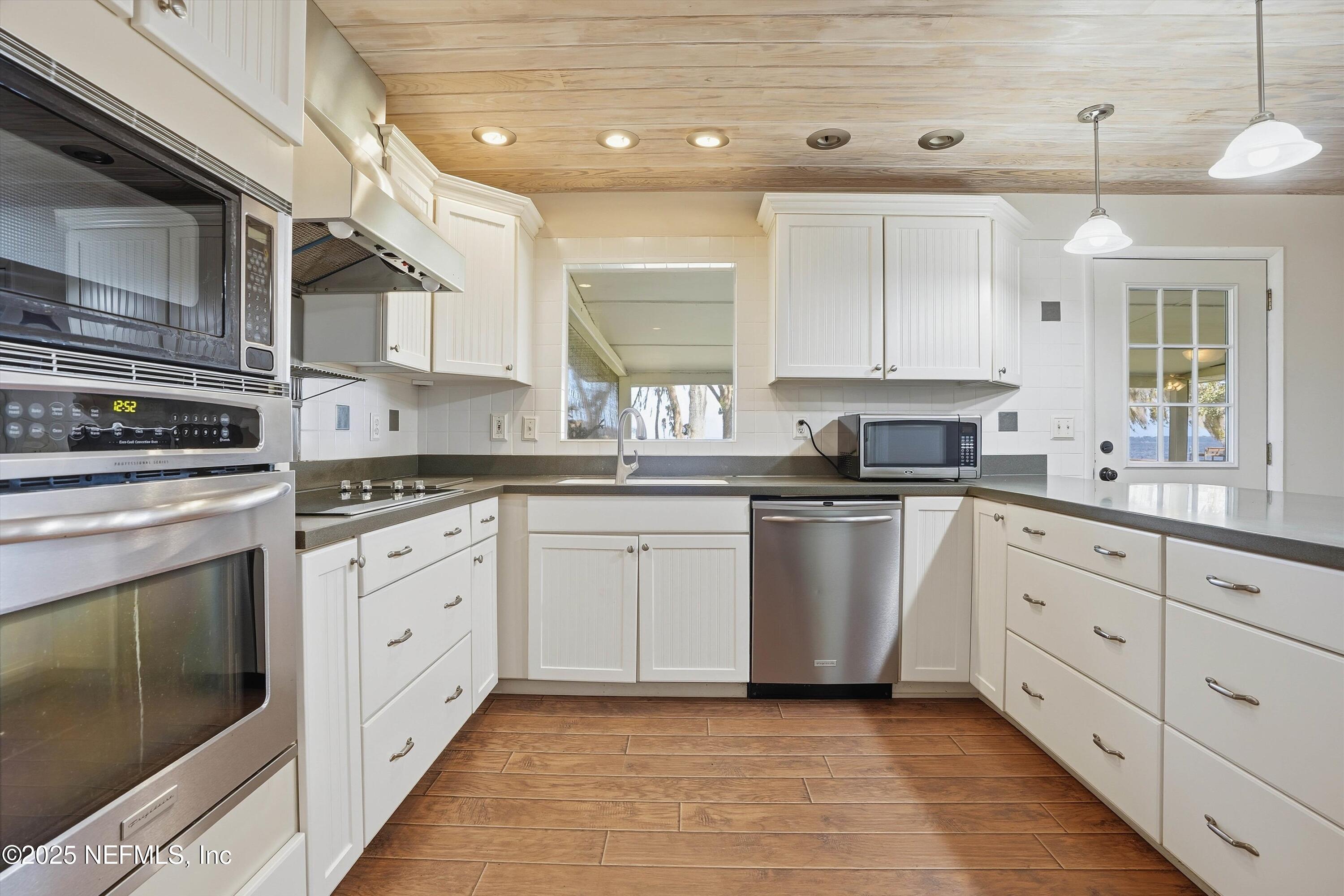 472 Cedar Creek Road Palatka, FL 32177 - Photo 2 of 32 04-Final-23