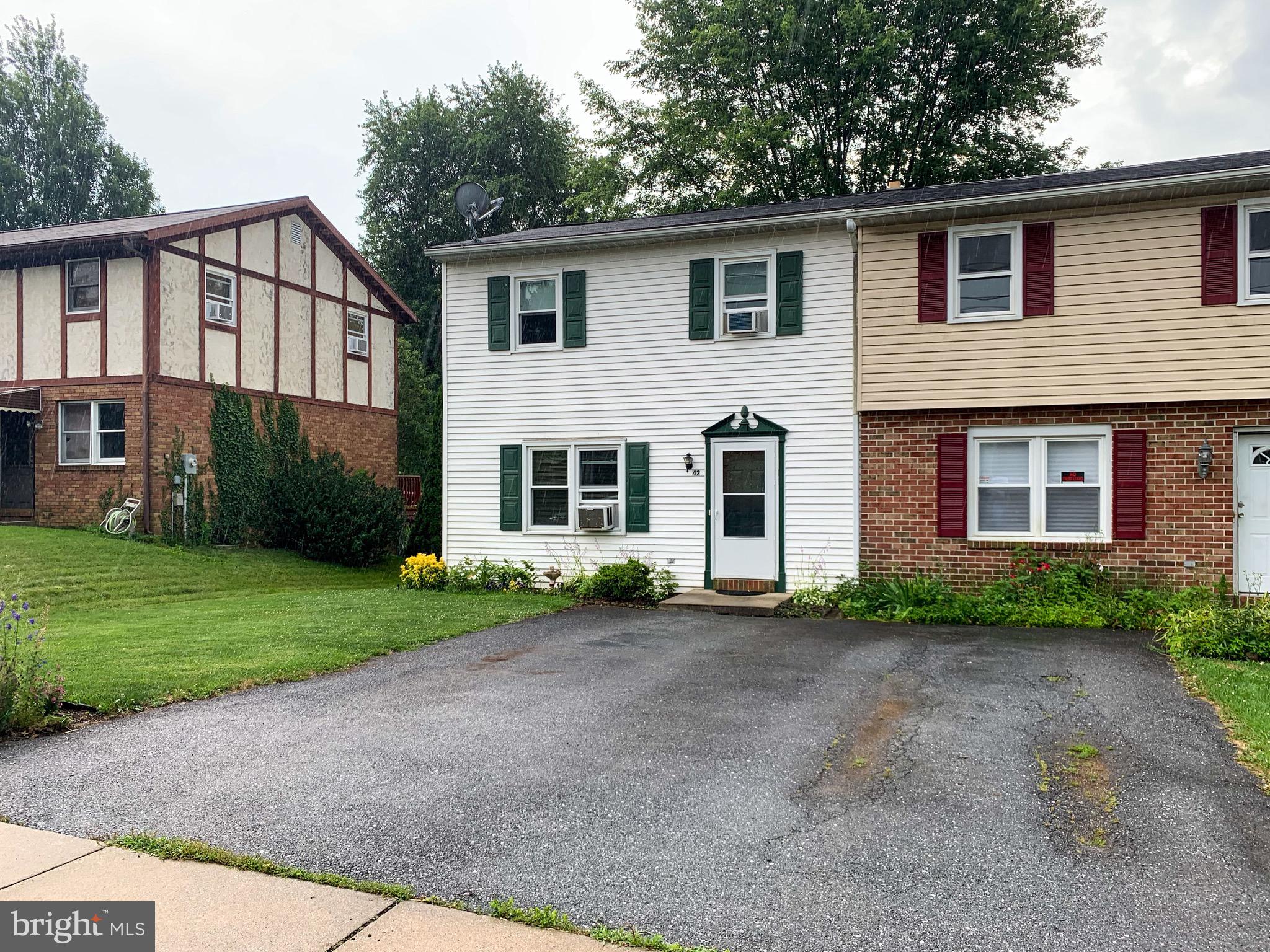 42 Akron Road Ephrata, PA 17522 - Photo 2 of 33 Gallery Image 2