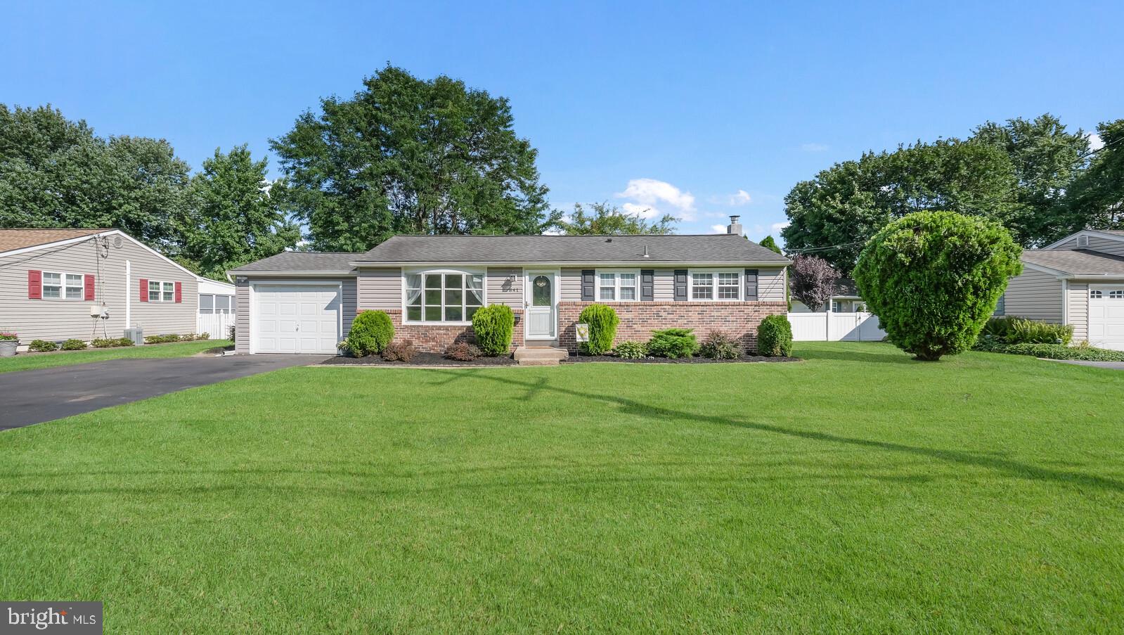 841 Valley Road Warrington, PA 18976 - Photo 3 of 29 Gallery Image 3
