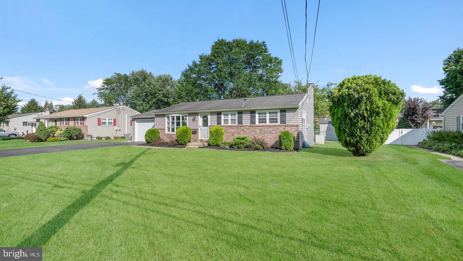841 Valley Road Warrington, PA 18976 - Photo 4 of 29 Gallery Image 4