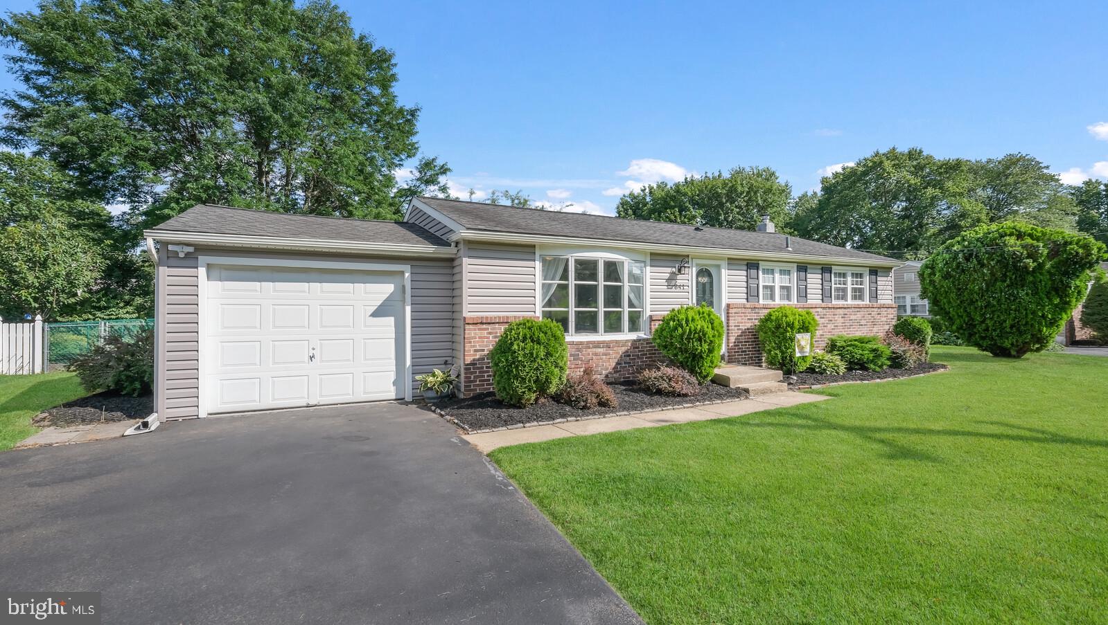 841 Valley Road Warrington, PA 18976 - Photo 5 of 29 Gallery Image 5
