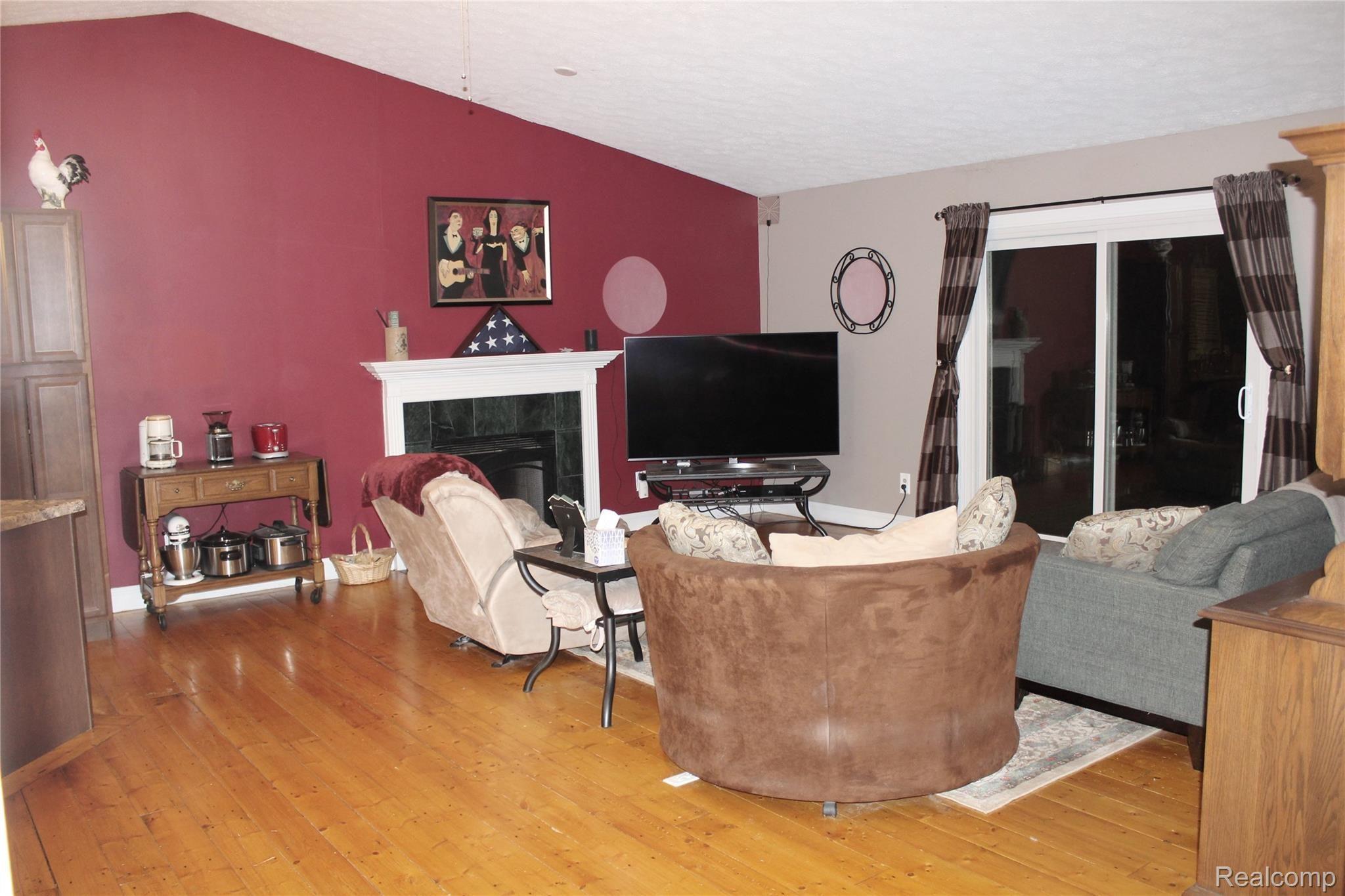 548 Glenwyth Road Brighton, MI 48116 - Photo 18 of 47 2019-12-09 20.30